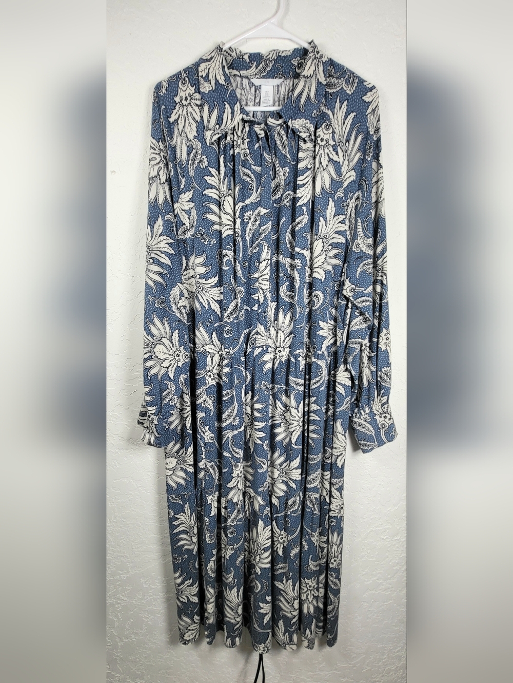 XL H&M Blue and White Floral Maxi Dress
